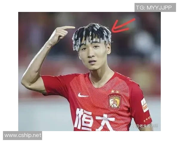 足球明星托腮视频播放揭秘他的训练秘密与比赛心态分析 足球明星托腮视频播放揭秘他的训练秘密与比赛心态分析